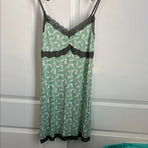 Elegant Lace Trim Green Nightgown
